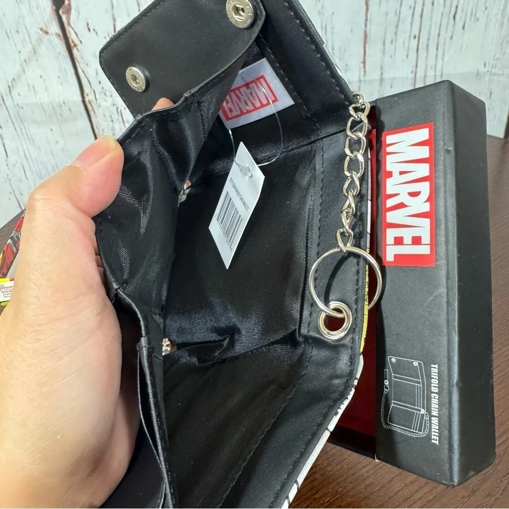 Marvel Comic Tri-Fold Wallet with chain. 90s skater boy appeal